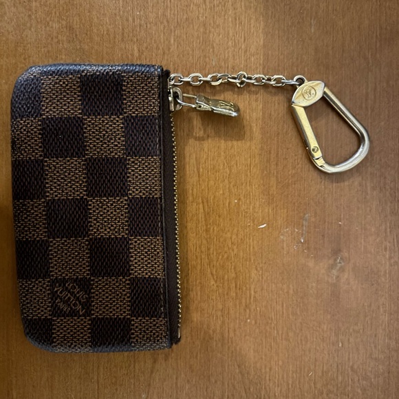 Used LV Keychain Wallet - Picture 2 of 3